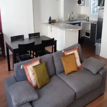 Spacious Bright Apartment Paris