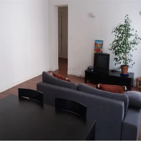 Spacious Bright Apartment
